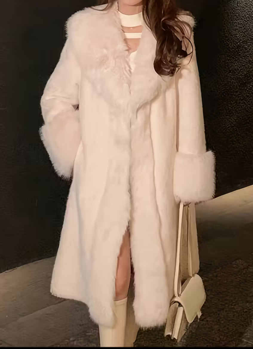 White long waist padded coat with faux fur